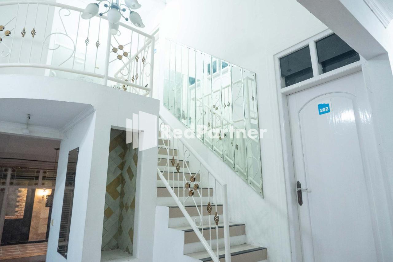 House Of Joy Sopalan Redpartner Hotel Kalasan Exterior photo