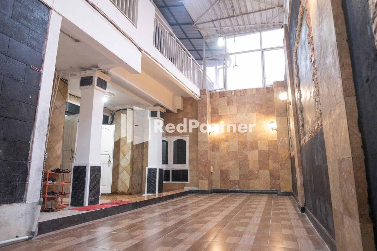 House Of Joy Sopalan Redpartner Hotel Kalasan Exterior photo